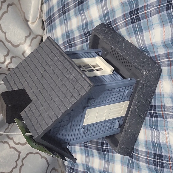 Blue cottage house birdfeeder NWT Village Collection blue gray NEW - Picture 4 of 6